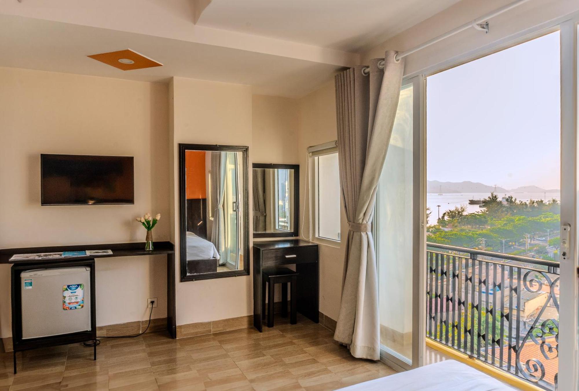 Melyna Hotel Nha Trang Beach Exterior foto